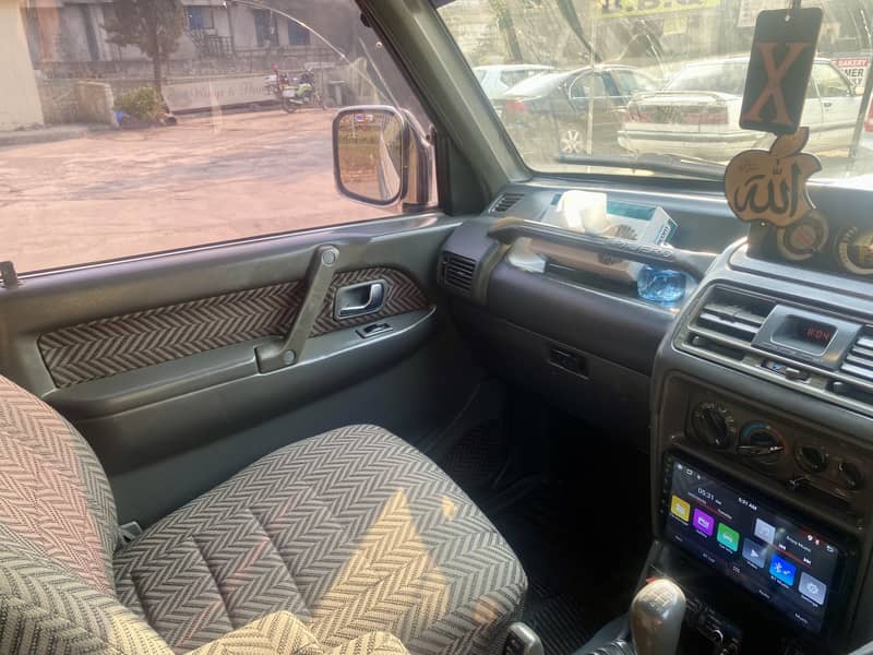 Mitsubishi Pajero 1995 8