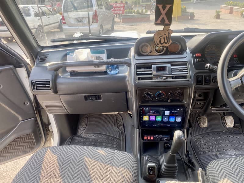 Mitsubishi Pajero 1995 11