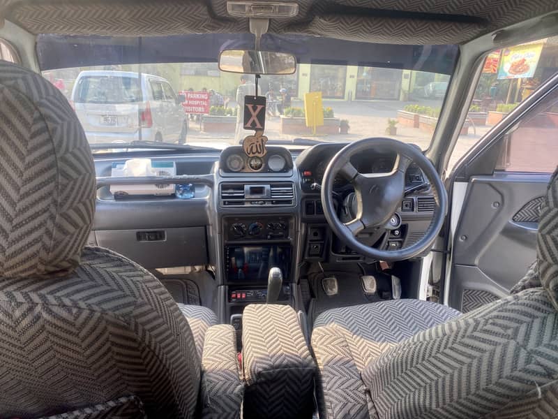 Mitsubishi Pajero 1995 12