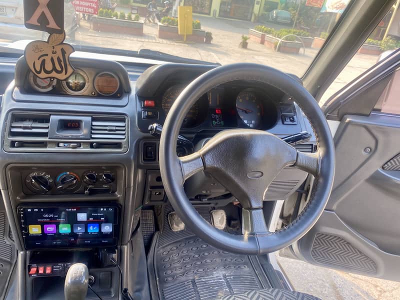 Mitsubishi Pajero 1995 14