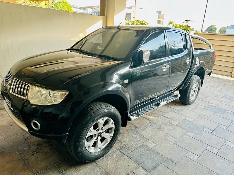 Mitsubishi Barbarian L200 2011 3