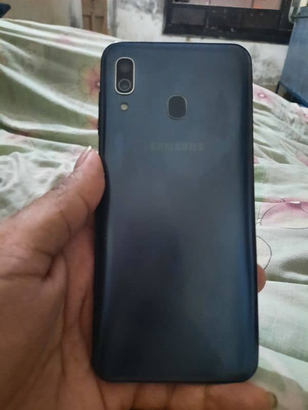 galaxy A30 1