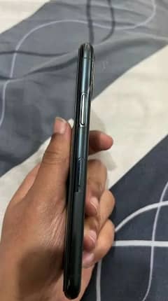 iPhone 11 pro 64GB  ( 0303 7492822 )