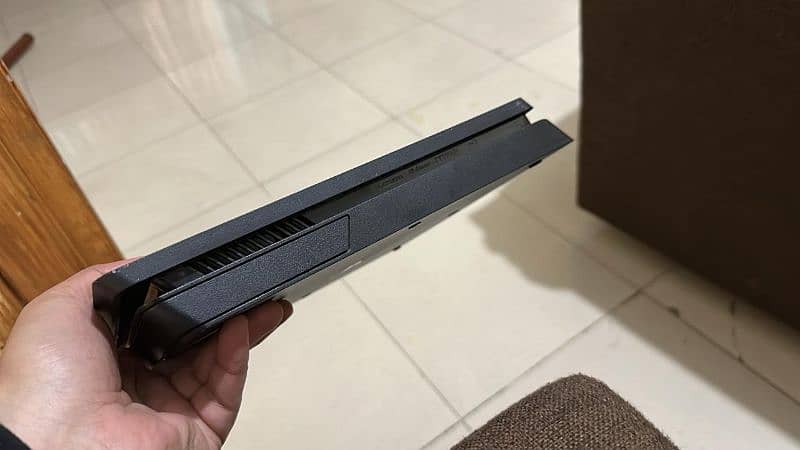 PS4 SLIM 500 GB 4