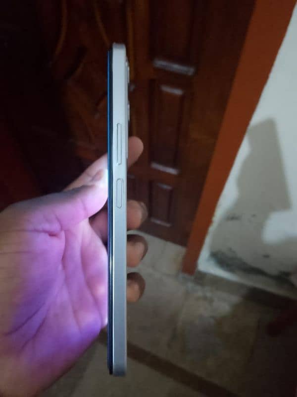 vivo y19s  one month use Huwa hai ORIGINAL CHARGER SATH HAI DBA NAI 5