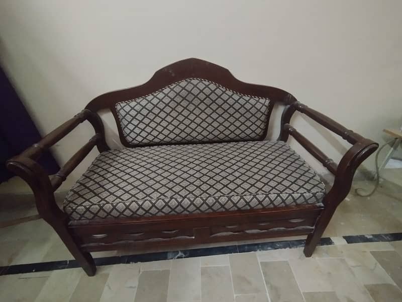 5 Seater Sofa Set Good Condition 1