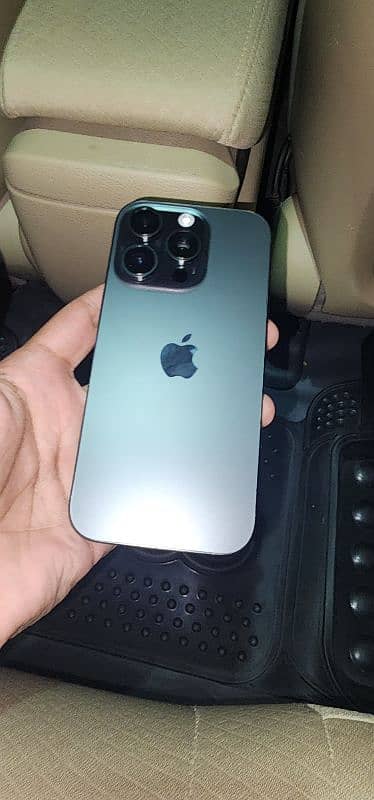 iphone 16 pro 1