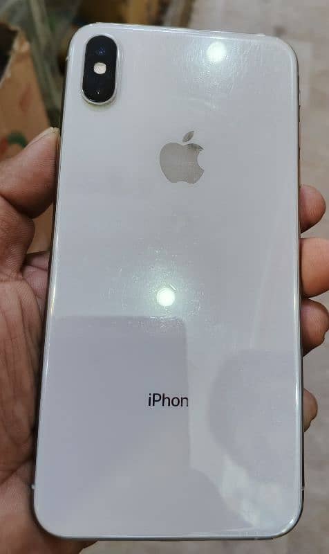 i phon xs max with charger orignel 1