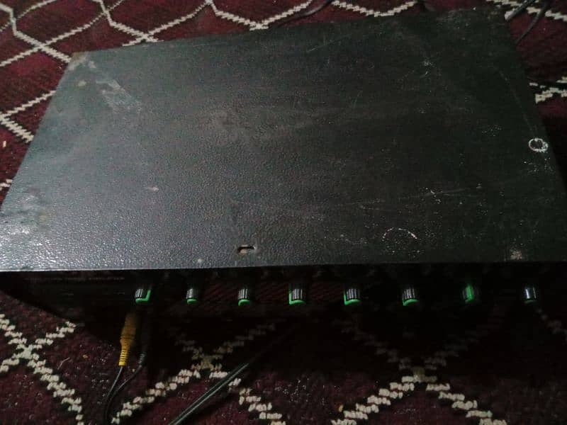 amplifier black colour 1