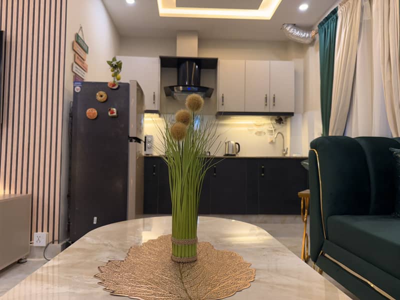 One Bed Brand New Luxury Apartment For Sale Facinf Perl One Tower Hot And Premium Location Sector E Bahria Town Lahore Nearst Theme Park And Eiffel Tower 4