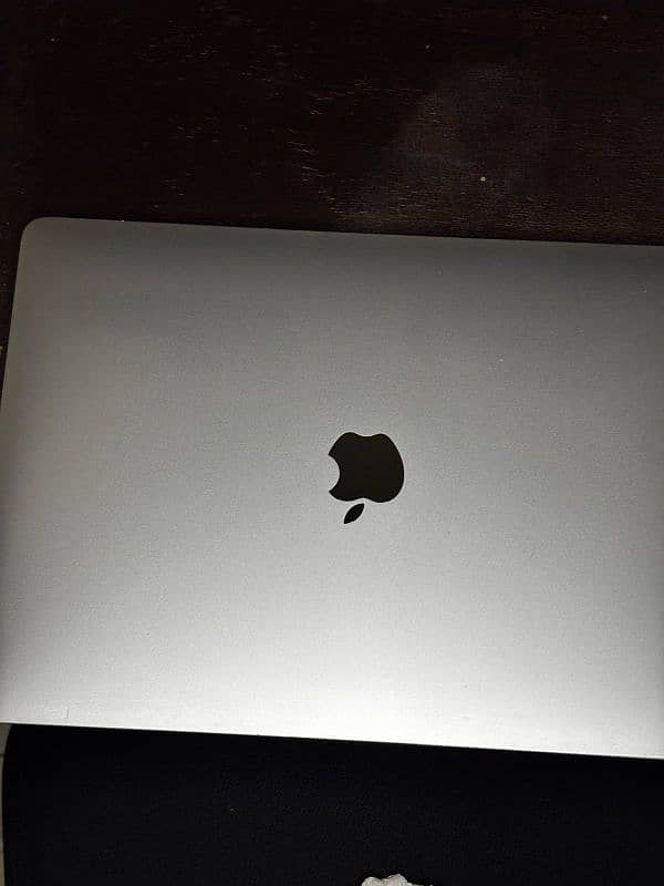 mac book pro M1 0