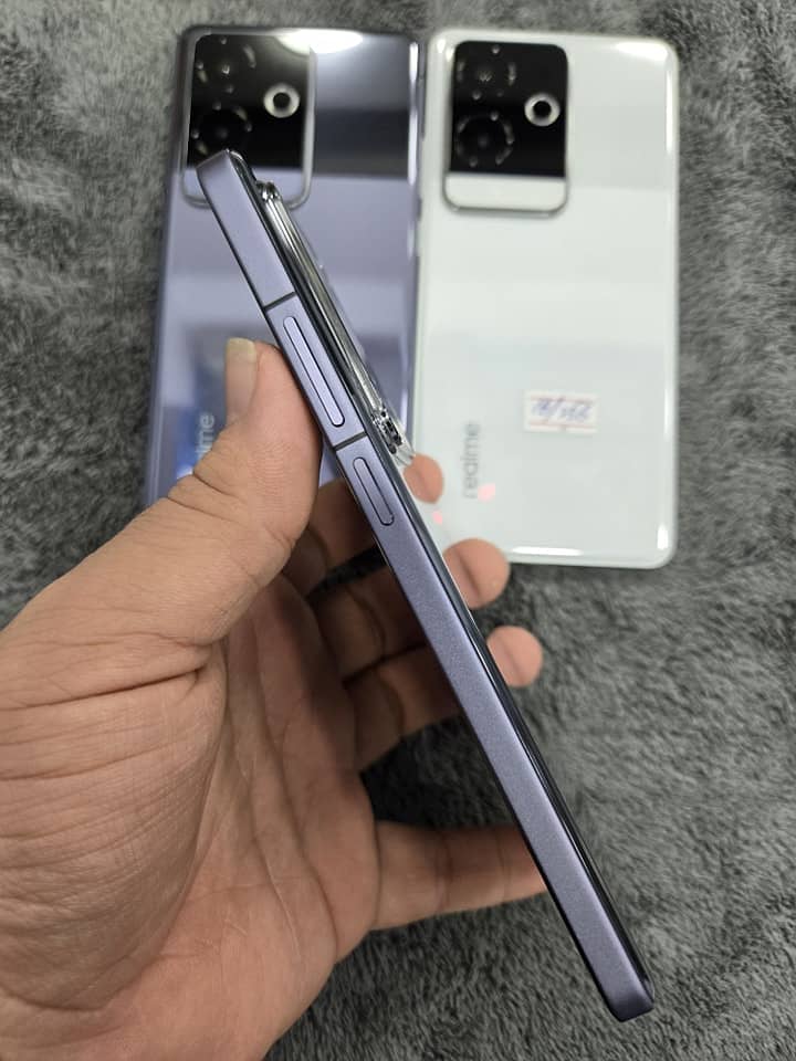 Realme GT6 2