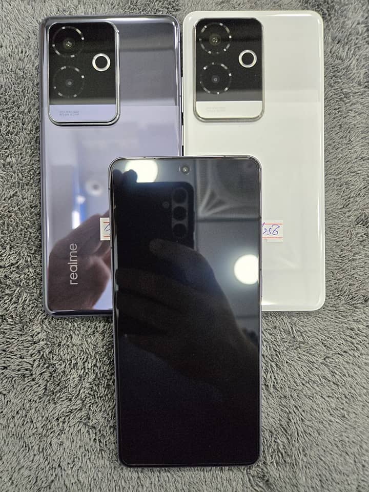 Realme GT6 6