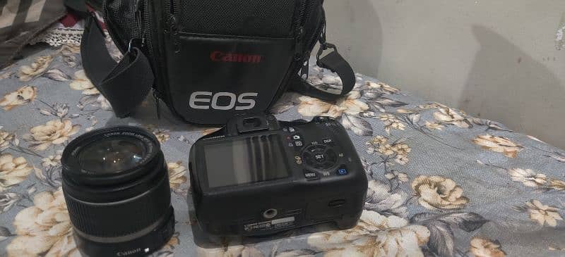 canon 1100d 18-55 Lance good condition 0