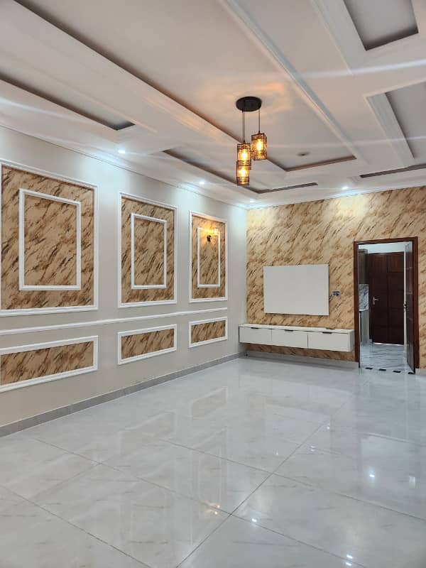 10 Marla House For Rent In A-Block DHA Rahber Phase 11 Lhr. 14