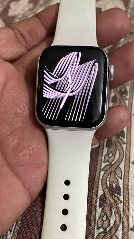 Apple Watch SE 2022 - 2nd gen - 40mm - Silver 0