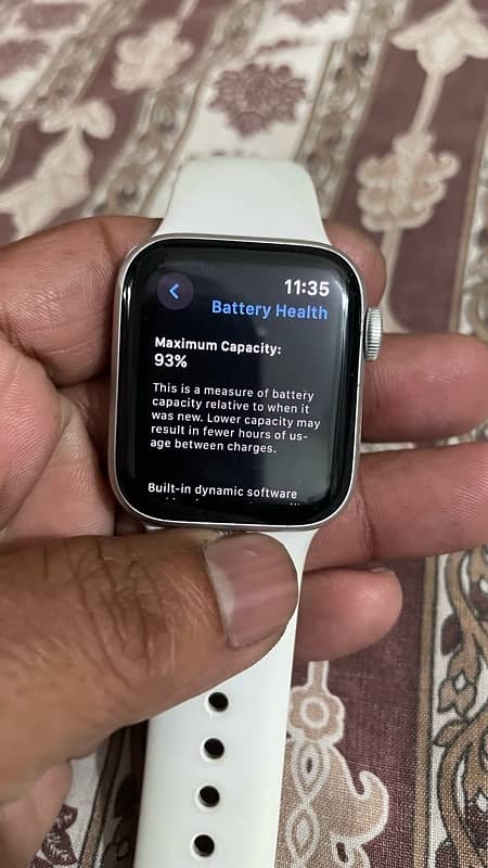 Apple Watch SE 2022 - 2nd gen - 40mm - Silver 1