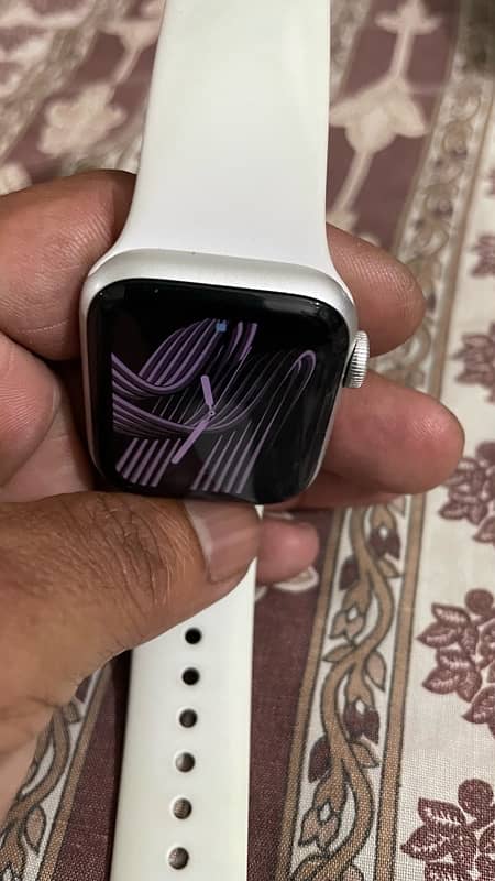 Apple Watch SE 2022 - 2nd gen - 40mm - Silver 6