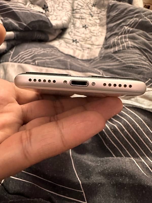 iPhone SE 2020 PTA 2