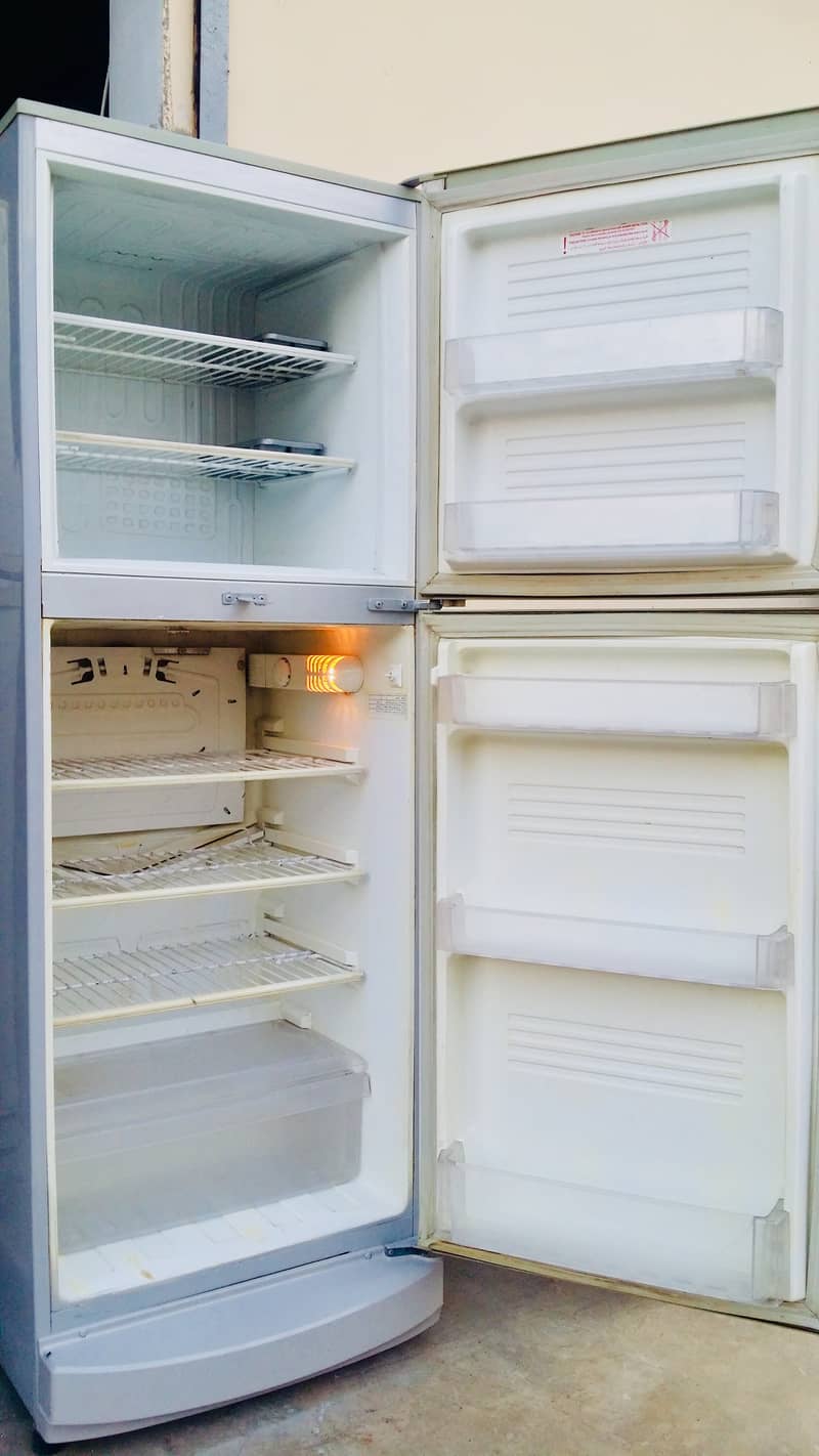 Pel Fridge, Full Genuine, Just Like A Brand New 16