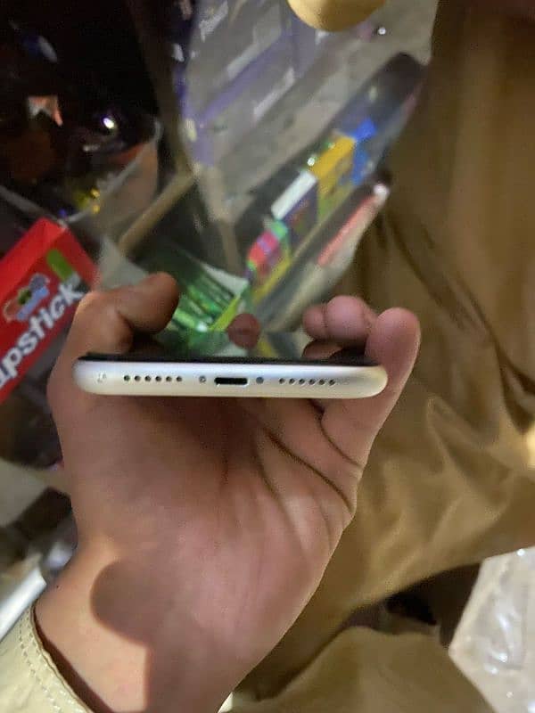 iphone 11 white colour gv 5