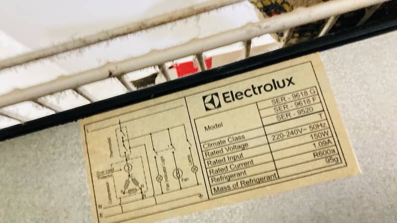 Electrolux 2 door refrigerator full size 3