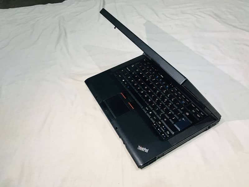 LENOVO THINKPAD LAPTOP WITH FREE CHARGER 3