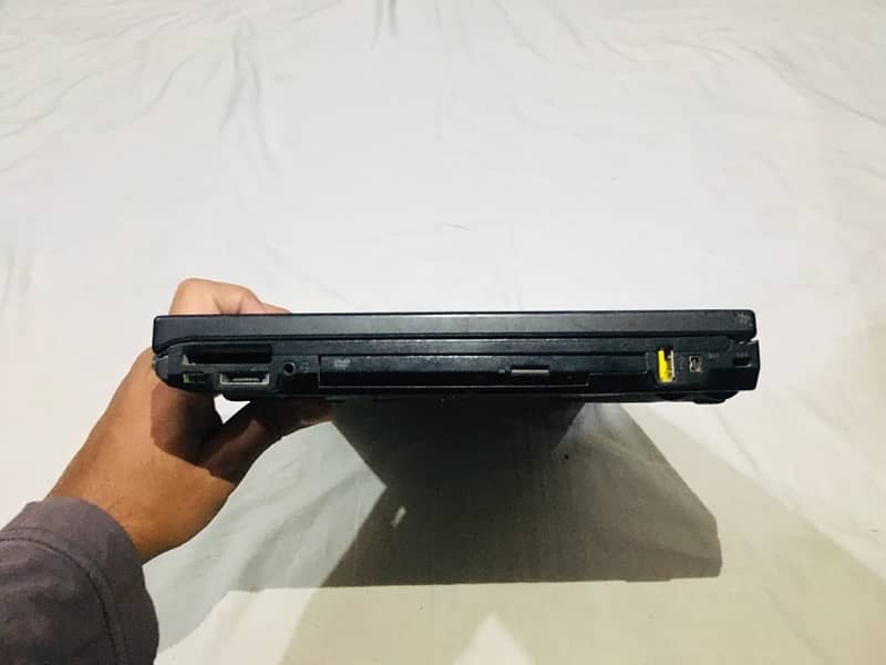 LENOVO THINKPAD LAPTOP WITH FREE CHARGER 6