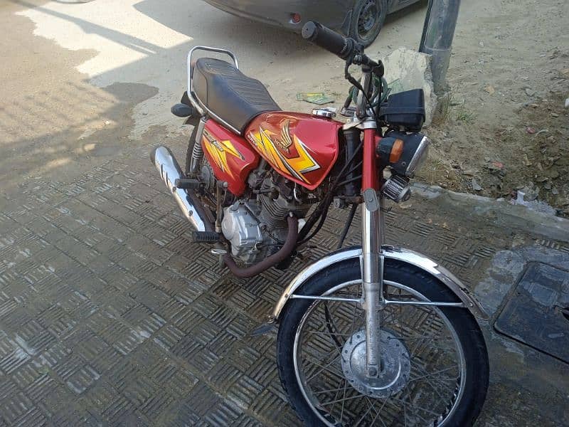 HONDA 125 NAVY USED PERSON 1