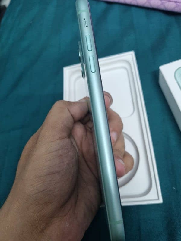 Iphone 11 PTA Approved, 64 GB with box 2