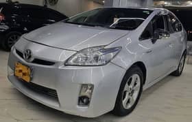 Toyota Prius 2012/2016 s push start full option