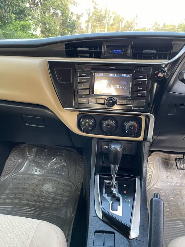 TOYOTA COROLLA GLI 2018 KARACHI REGISTERED 10