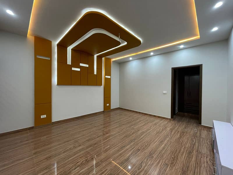 1 KANAL LUXURY HOUSE AVAILABLE FOR SALE 4