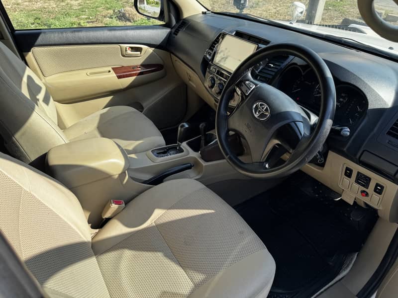 Toyota Hilux Vigo Champ G, Double Cabin 2015 Model 8