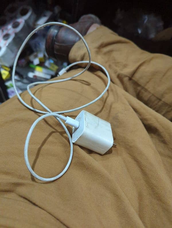 Apple charger 1