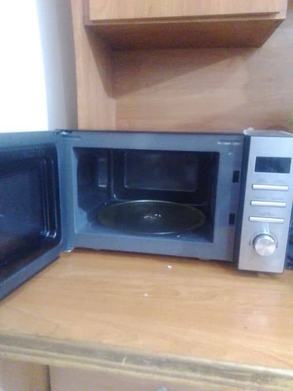 microwave oven. . . 1