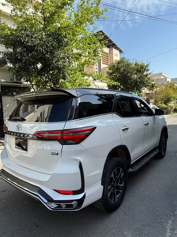 Toyota Fortuner G 2018 1