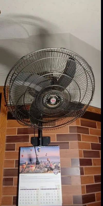 ROYAL FANS bracket fan 2