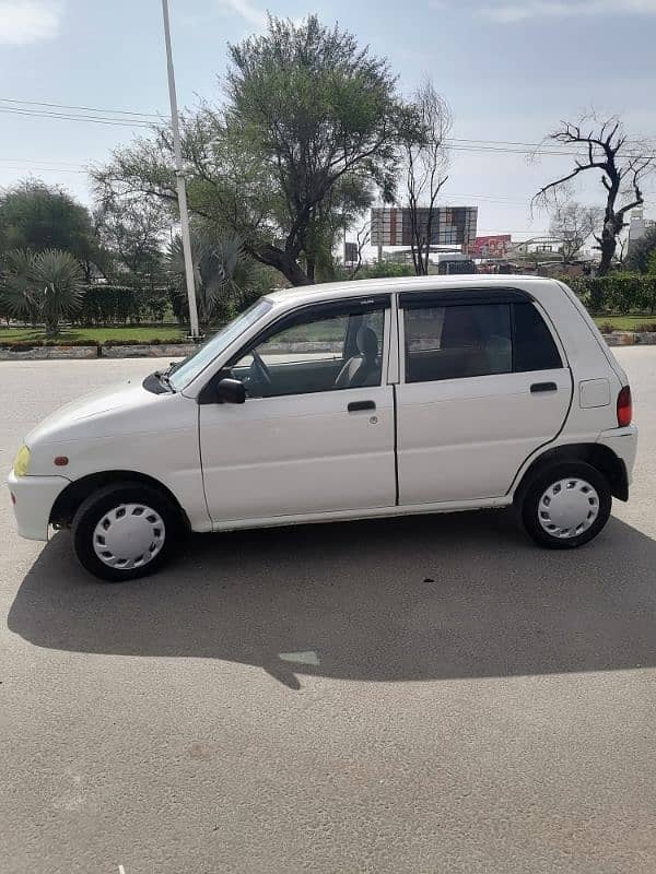 Daihatsu Cuore 2010 3