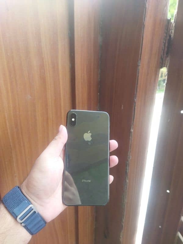 Iphone xsmax 256 gb pta approved single sim 6