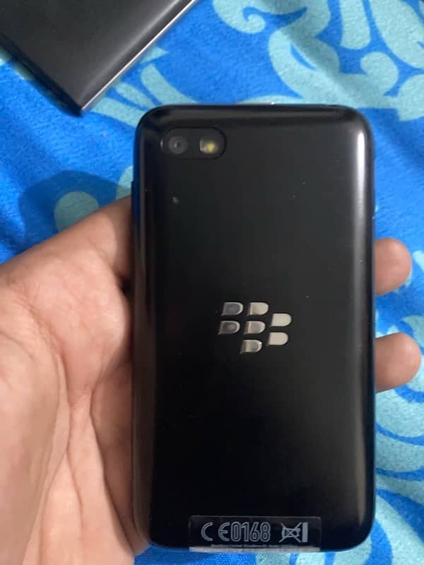 Blackberry Q5 (Official PTA) 1