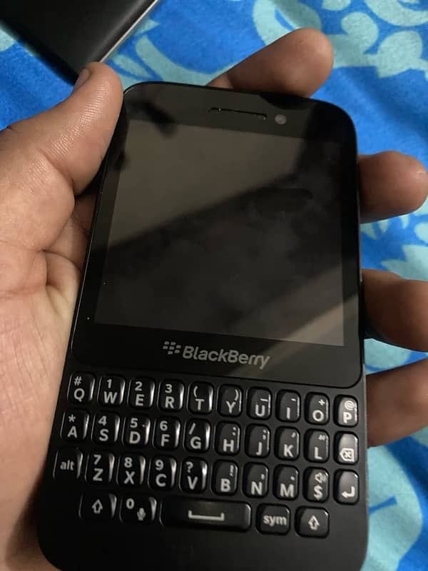 Blackberry Q5 (Official PTA) 6