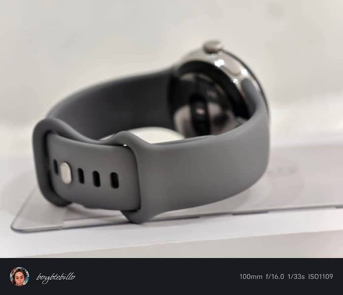 Google Pixel watch Fitbit 4