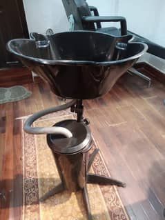 Hair washing unit for parlour