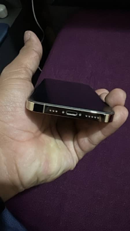 iphone 12 pro 128 gb FU all accessories 3