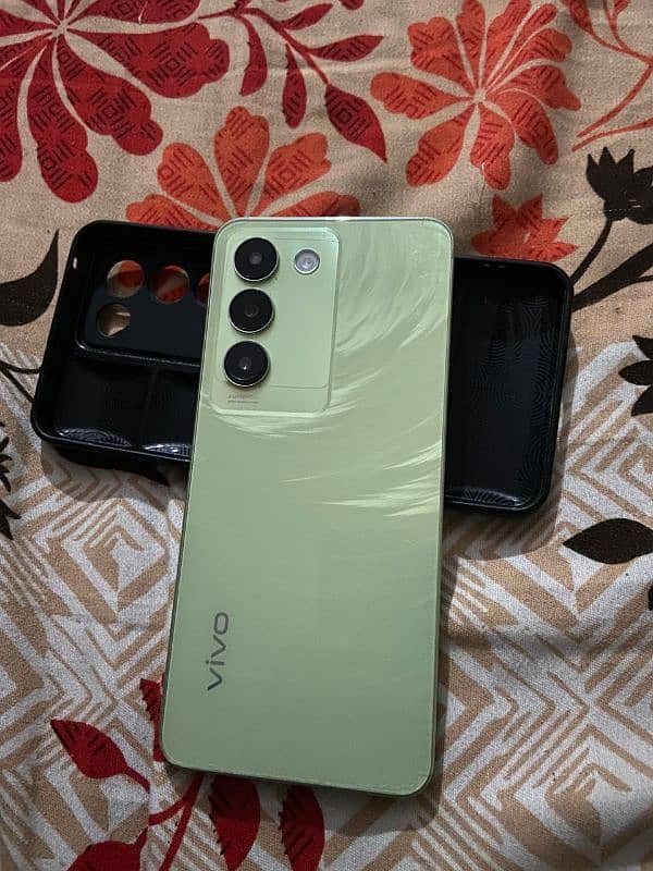 new phone urgent sale vivo y100 8/256 3