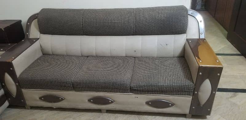 3 Seater Sofa | Best Condition | Used Sofa in Wapda Town Lahore 3