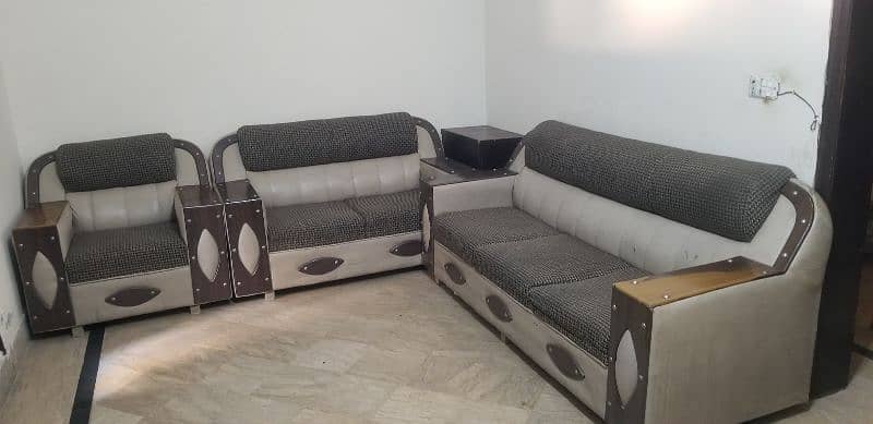 3 Seater Sofa | Best Condition | Used Sofa in Wapda Town Lahore 4