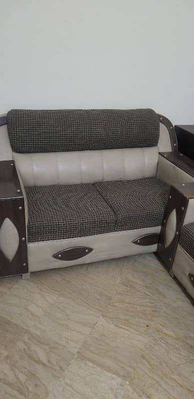 3 Seater Sofa | Best Condition | Used Sofa in Wapda Town Lahore 5