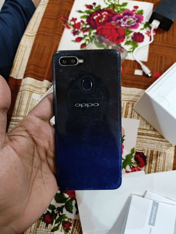 oppo F9 4/64 GB complet saman with vooc fast charger 8